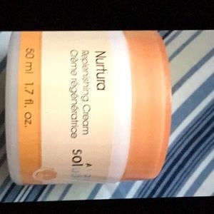 Nurturant Replenishing cream